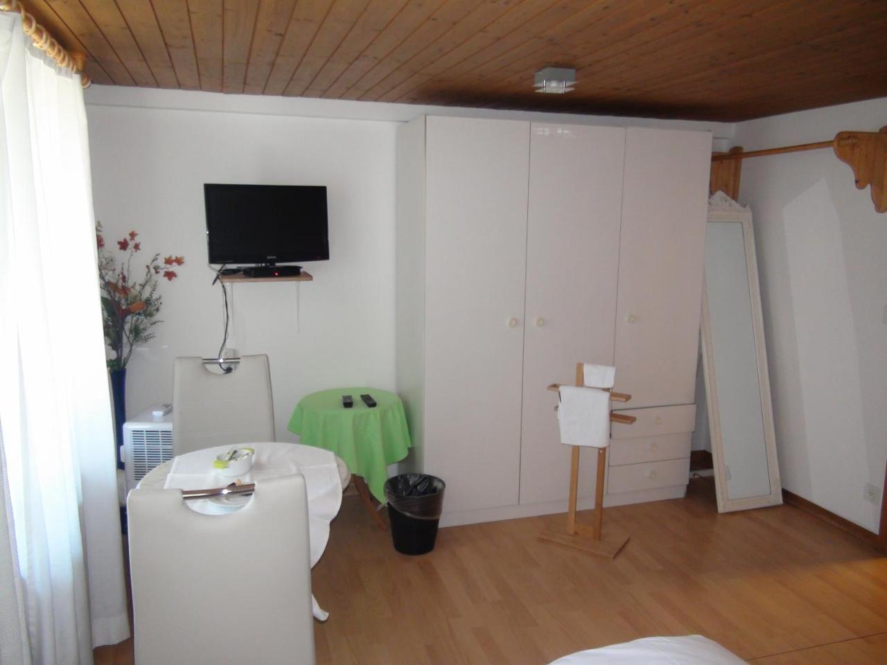 Freihof Embrach Bed & Breakfast Bagian luar foto